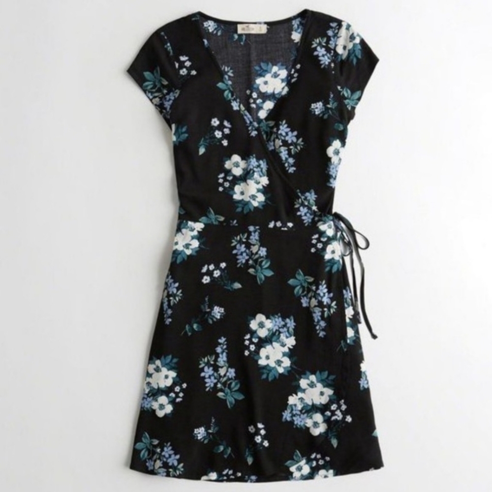 Hollister Floral Wrap Side-Tie Dress Women's XS Black V-Neck Short Sleeve EUC